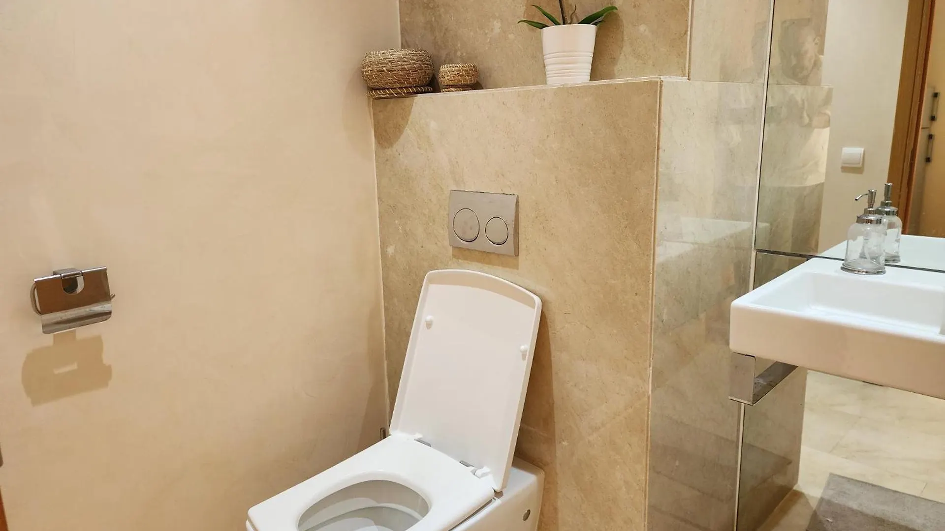 Apartment Gardenia Cfc By Ib Signature - Cosy 1Bedroom Apt With Wifi, 24X7 Security, Parking, Self Check-In, Large Terrace, Walk To Cafes And Gym Casablanca Morocco