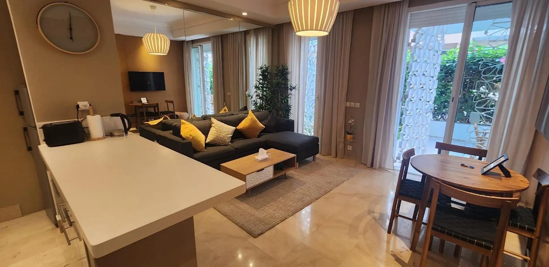 Gardenia Cfc By Ib Signature - Cosy 1Bedroom Apt With Wifi, 24X7 Security, Parking, Self Check-In, Large Terrace, Walk To Cafes And Gym Casablanca
